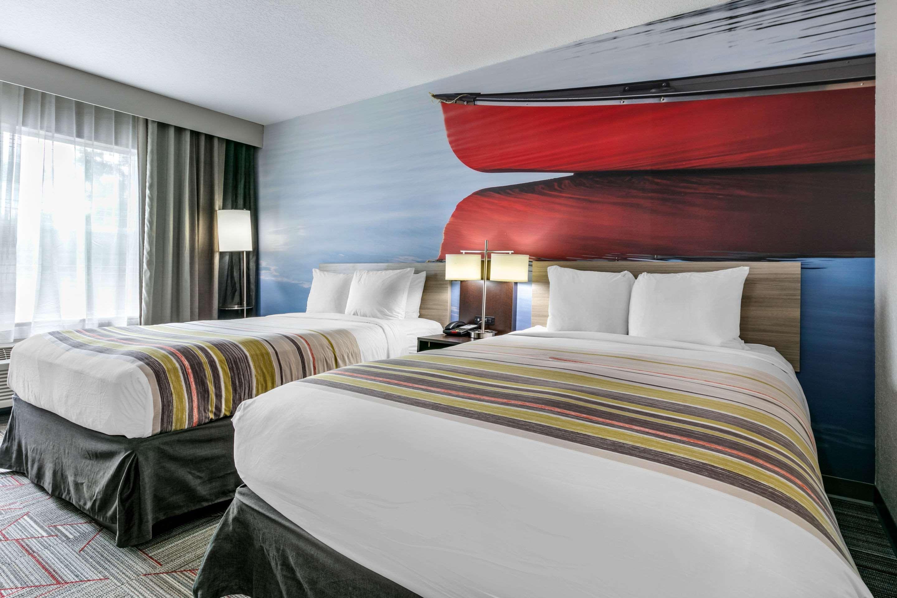 Clarion Pointe Columbus-Bradley Park Hotel Bagian luar foto