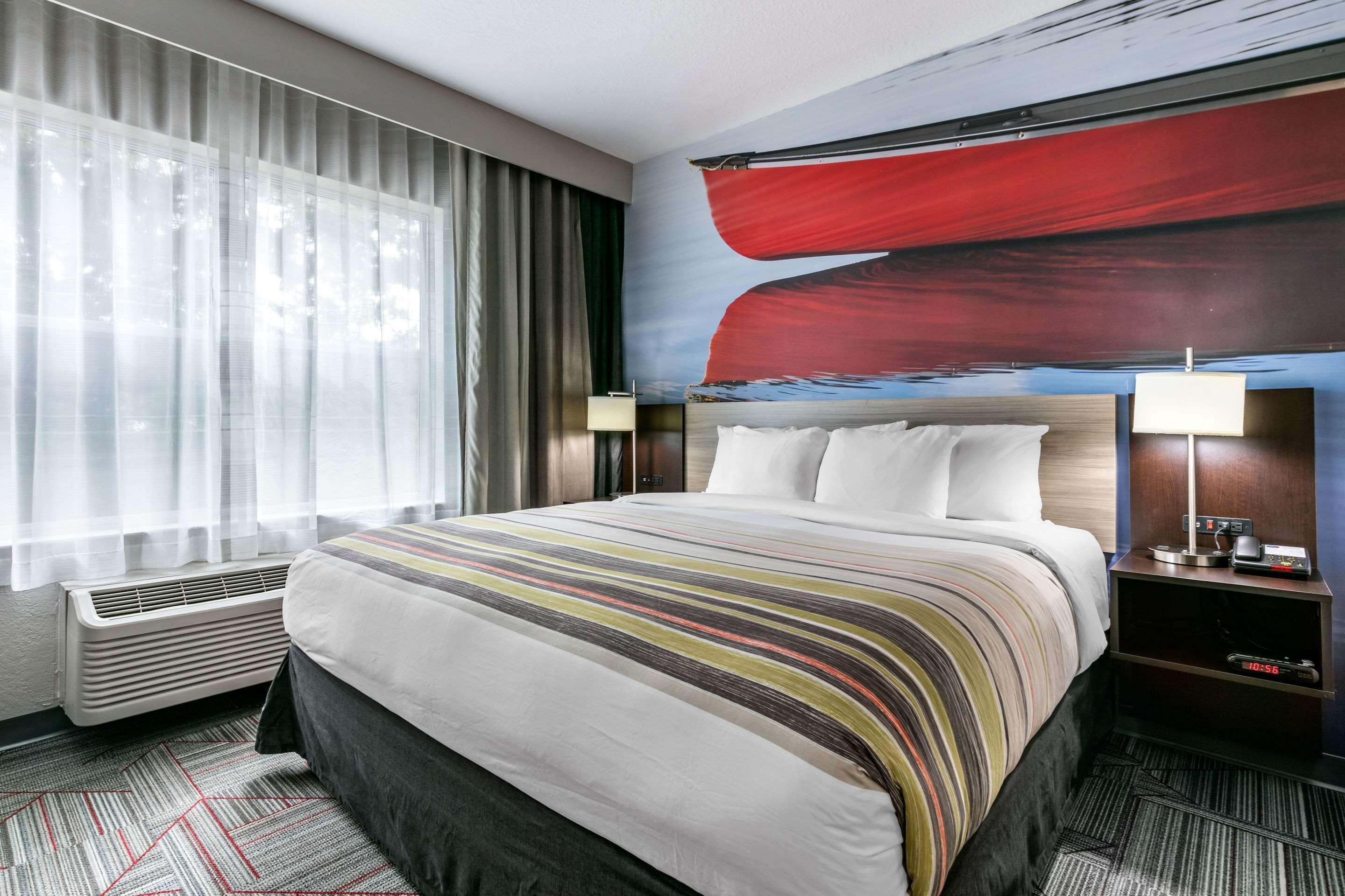 Clarion Pointe Columbus-Bradley Park Hotel Bagian luar foto