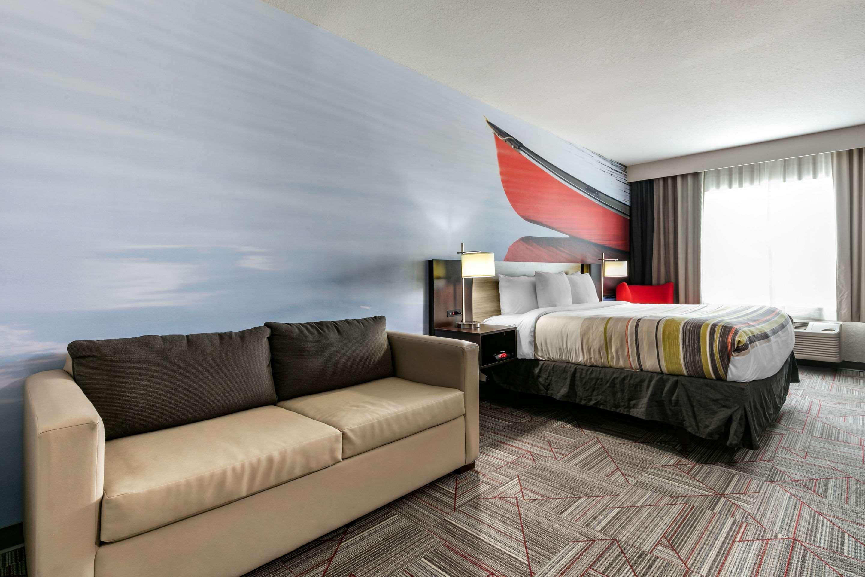 Clarion Pointe Columbus-Bradley Park Hotel Bagian luar foto