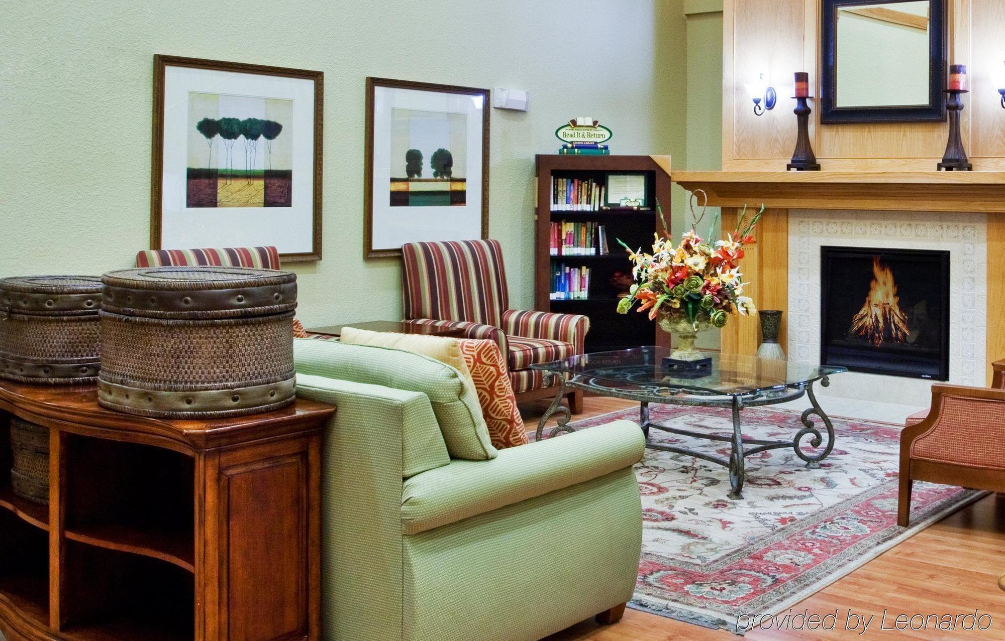 Clarion Pointe Columbus-Bradley Park Hotel Bagian luar foto