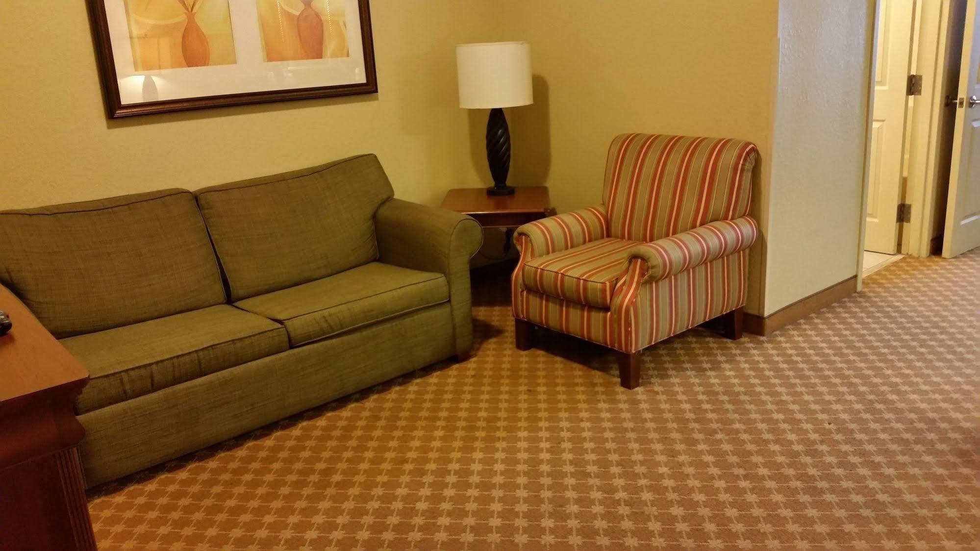 Clarion Pointe Columbus-Bradley Park Hotel Bagian luar foto